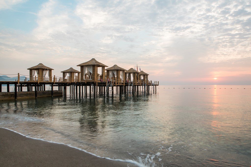 Nirvana Lagoon Luxury