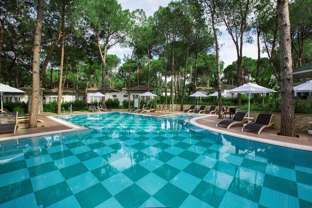 Nirvana Lagoon Luxury